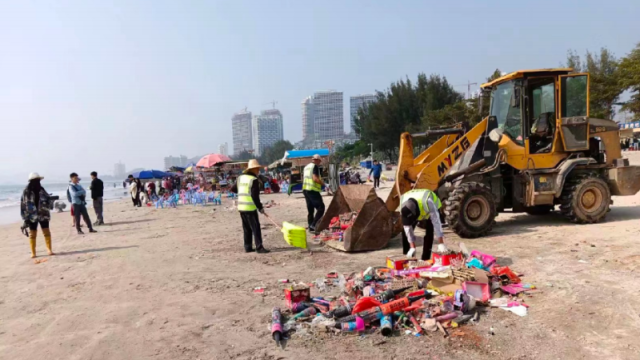 跨年夜惠州一海灘留下滿地煙花垃圾？當地回應